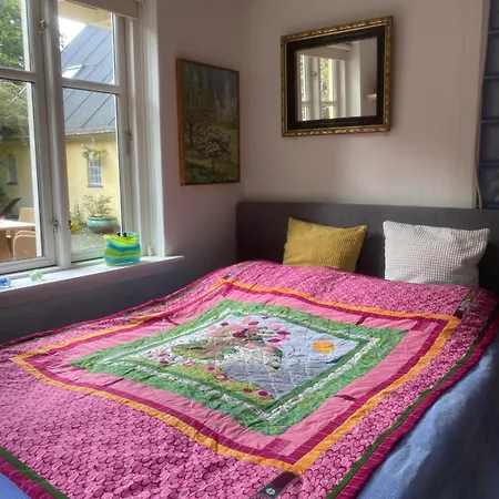 Katja B&n Roskilde Tutti Frutti * Hedehusene